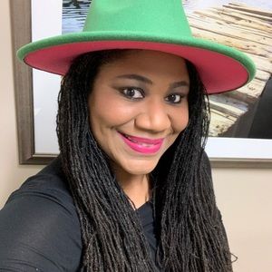 Meet your Posher, Crystal